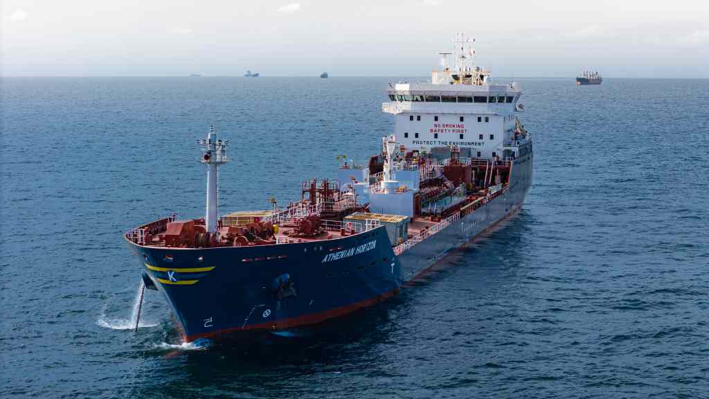 fe61bd43b1b8bc7c02bb233b57a9b7d.jpg - 